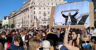 Dies kann nur per post erfolgen und. Ungarn Gesetz Gegen Homo Propaganda Beschlossen Queer De