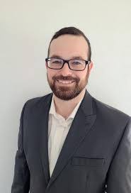 Elliott Sharpe's Instagram, Twitter & Facebook