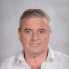 Louis Costa's Instagram, Twitter & Facebook