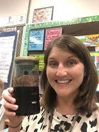 As a teacher at Kingston Middle School I need an electric pencil✏️  sharpener and plenty of pencils ✏️ . Thank you.