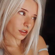 Eileen gomez (@eileen.goomez)