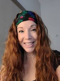 Shannon Mckenney's Instagram, Twitter & Facebook