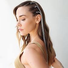 Desde cadenas para bebé hasta cadenas para hombre, encontrarás piezas de 40 hasta 60 centímetros de largo, con multitud de estilos como singapur, veneciana, cola de ratón… ¡no te podrás resistir! Cadenas Accesorios Para El Cabello De Moda Peinados Originales