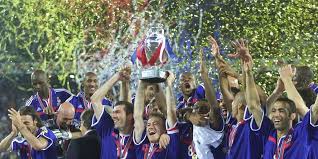 Toute l'actualité de la compétition en direct, les qualifications, le calendrier, les résultats, les classements, l'actualité de l'équipe de france et des principales. Dans Les Archives Finale De L Euro 2000 France Italie Les Bleus Du Siecle
