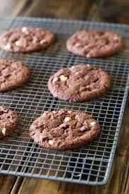6 Subways Style Cookies Cooling On A Metal Cooking Rack Double Chocolate Chip Cookie Recipe Double Chocolate Chip Cookies Chcolate Chip Cookies