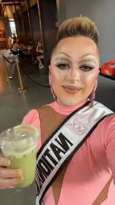 Matcha latte, matcha nails, matcha makeup, matcha money… all I see is  matcha GREEN! 💚🤑, •, @maccosmetics eyeshadow in Espresso and My Kid Could  Make That