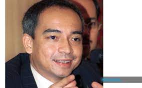Nazir turut mengulas mengenai cadangan untuk menambat ringgit dan menggunakan kadar faedah untuk menyokong nilai ringgit. Bernama Nazir Razak Why No Supertaxes On Glove Companies