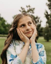 Nicole Howell (@nicole.dhowell) • Instagram photos and videos