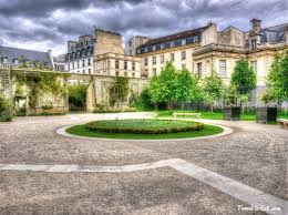 Jardin Anne Frank The Marais Paris Travel To Eat Paris Travel Anne Frank Paris