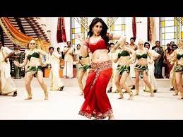 Chammak Challo Ra One Video Song Shahrukh Khan Kareena Kapoor Youtube Kareena Kapoor Saree Kareena Kapoor Bollywood Actress