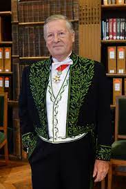 1963 yılında duhamel çalışmaya başladı le monde. Alain Duhamel Academie Des Sciences Morales Et Politiques