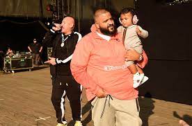 Скачай dj khaled holla at me feat lil' wayne paul wall fat joe rick ross and pitbull и dj khaled we takin' over feat lil wayne t i akon. Dj Khaled Brings Out Fat Joe His Son Asahd At Billboard Hot 100 Festival Billboard