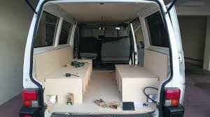 Comment Amenager Un Van Un Guide Avec Toutes Les Etapes Pour Transformer Son Van En Veritable Lieu Comment Amenager Un Van Van Amenage Amenagement Camionette