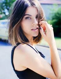 Voilà une coupe de cheveux qui pourrait être adoptée par les femmes fashion. Epingle Sur Fremode Com