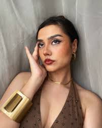 hands up, hands high