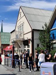 La mémoire est toutefois une faculté qui oublie. Europa Park Forever On Twitter L Attente Nous Decourage De Tester Pour Aujourd Hui Mais Ca Sera Pour Une Prochaine Fois Le Magnum Store Vous Permet De Creer Votre Propre Glace Qui Correspondra A