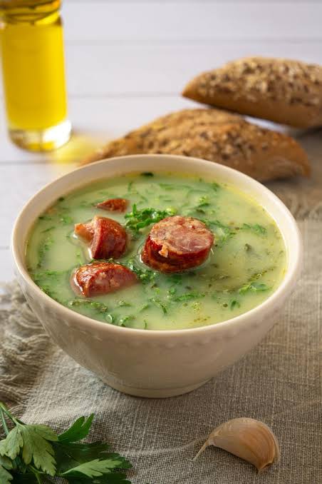Caldo Verde com rodelas de paio