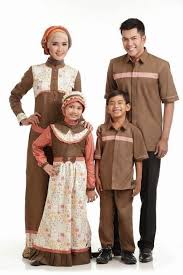Couple ibu serta anak perempuan semestinya menjadi baju yang sangat mudah ditemukan. Busana Muslim Couple Keluarga Ayah Ibu Dan Anak Model Trend Baju Dan Busana Muslim Model Pakaian Afrika Baju Anak Pola Celana Bayi