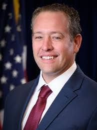 Dennis Deters's Instagram, Twitter & Facebook