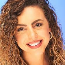 Jenny Ewing's Instagram, Twitter & Facebook