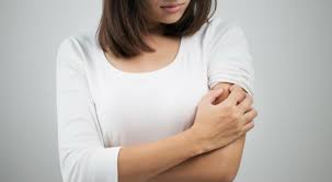 Vinaigre, plantes, huiles essentielles ou homéopathie, on fait le point. 5 Remedes Naturels Pour Soulager Les Piqures De Moustique Bio A La Une