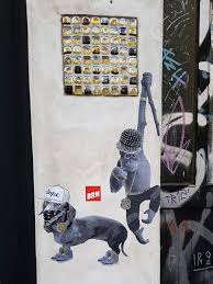 Murals Und Graffiti Aus Berlin In Den Letzten Wochen Hat Uns Ehrlicherweise Die Witterung Davon Abgehalten Gezielt Au Strassenkunst Graffiti Graffiti Street Art