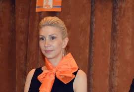 Raluca turcan a precizat că vrea să întăreească ideea că modificarea constituției nu va afecta drepturile familiilor monoparentale. Raluca Turcan Familia RelaÅ£ia Intre Femeie Si BÄƒrbat Ziua Veche