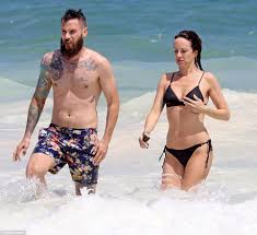 Truth is i saw this on a model at a photo shoot about 5 years ago. Catt Sadler Finally Lets Off Some Steam During Mexico Vacation Daily Mail Online