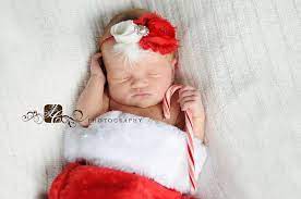 Monthly baby photos in a basket watch your infant grow by taking pictures every month in an identical basket! Baby S Christmas Baby Pictures Newborn Christmas Pictures Baby Christmas Photos
