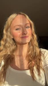 Nicole Makowski's Instagram, Twitter & Facebook