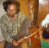 Alat musik ini dimainkan sebagai alat musik utama dalam tembang sunda atau mamaos cianjuran dan kecapi suling. 13 Alat Musik Gesek Tradisional Indonesia Dan Daerah Lain Mantabz