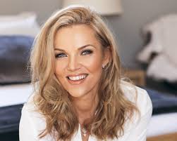 Vyf-vinnige-vrae met Nadia Beukes oor haar eerste rol as regisseur in nuwe  teaterproduksie