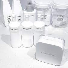 思わず見せたくなる おしゃれな洗剤ボトルでスッキリ収納を実現 folk ピータッチキューブ 洗剤ボトル ラベリング
