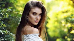 Jojoba oil is used in many hair products because of its nourishing nutrients, which have proven to improve hair moisture and growth while protecting against hair loss, breakage, and split ends. 7 Benefits Of Jojoba Oil For Hair And Scalp Care Purple Tea