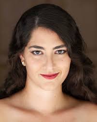 2019 First Place Winner & Audience Choice Award : Mariya Kaganskaya