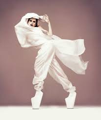 Naked Lady Gaga, by Mariano Vivanco - Alrincon.com