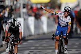 Site maintenu par squadra sports management. Julian Alaphilippe Takes Yellow Jersey With Tour De France 2020 Stage Two Victory Cycling Weekly