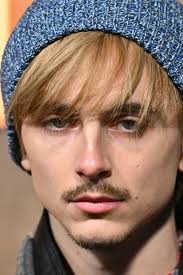 Meu elenco dos sonhos moderno para O Retrato de Dorian Gray : r/oscarwilde