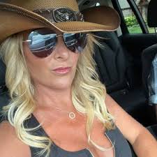 Jennie DeSerio (@jenniedeserio)