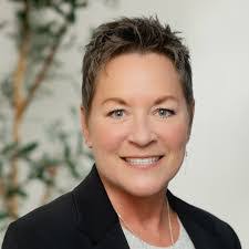 Kelli Smith's Instagram, Twitter & Facebook