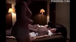 Ayah pe*kosa anak tiri di samping istri, saat istri tertidur lelap. Ayah Rogol Anak Tiri Paksa Movies