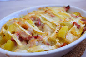 La cuisine traditionnelle française regroupe un grand nombre de plats délicieux qui sont un aujourd'hui, nous allons vous montrer comment préparer la recette de la tartiflette et sa variante recette de la tartiflette : Tartiflette Au Reblochon De Savoie Delicimo Blog De Recettes De Cuisine Et Patisserie