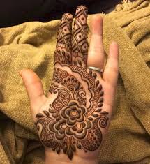 This is a most astonishing and brilliant striking style mehndi design for your motivation. Small Patch Flower Henna Mehndi Designs Mehndi Creation Cute766