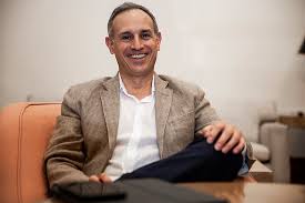 Fue lanzada como sencillo el 12 de octubre de 2010. Hay Un Resentimiento Ideologico Detras De Las Criticas Zonadocs