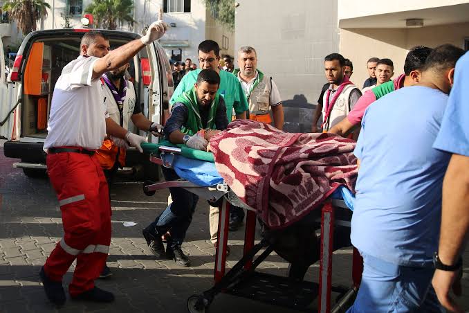 70 killed after convoys of evacuees in Gaza hit by Israeli airstrikes