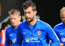 Trabzonspor anlaşmaya vardığı savunma oyuncusu uğur demirok'u trabzon'a getirdi. Trabzonspor Dan Ugur Demirok Aciklamasi