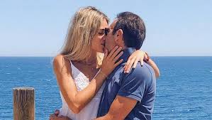 El día internacional del beso se celebra como un homenaje al beso más largo de una pareja de tailandia. Hf Vu9cevzph4m