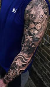 50 Male Tattoos With Closed Arm For Inspira 50 Mannliche Tatowierungen Mit Geschlossenem Arm Fur Ins Lion Tattoo Sleeves Hand Tattoos Animal Sleeve Tattoo