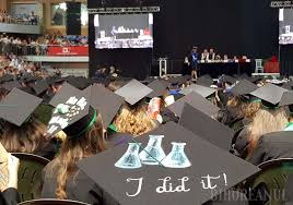 Este facuta in php, baze de date, se testeaza cu serverul apache. Afacerea Licenta Multi Studenti Oradeni Isi Obtin Diplomele Prin