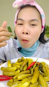 ត្រីញៀនជាមួយទឹកត្រីបុកហិល #eating #eatingshow #eat #foodie #foodlover  #foodblogger #Yum #yummyyummy #yummyfood #asiafood #mukbang #asmr  #reelsvideoシ #viralreelschallenge #funnyvideos #delicioso #deliciousfood